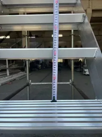 Espacement des marches de l'escalier en aluminium