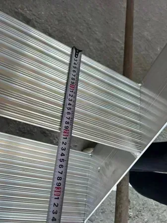 Largeur de la marche de l'escalier en aluminium